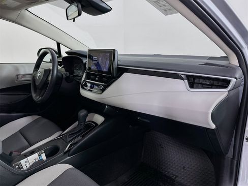 Used 2024 Toyota Corolla LE w/ LE Convenience Package image 27
