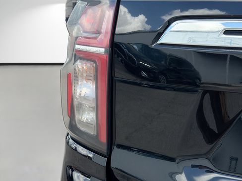 Used 2024 Chevrolet Tahoe Premier AWD/4WD image 10