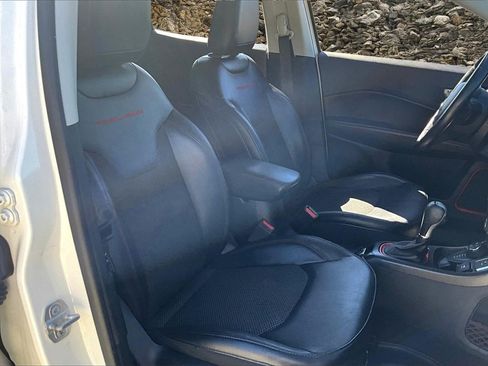 Used 2018 Jeep Compass Trailhawk image 7