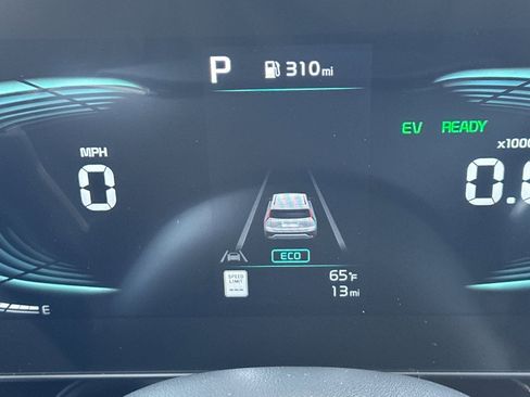 New 2026 Kia Niro EX FWD image 25