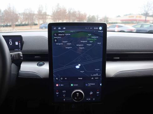 Used 2022 Ford Mustang Mach-E Select image 18