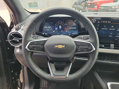 New 2026 Chevrolet Equinox LT w/ Convenience Package II FWD image 19