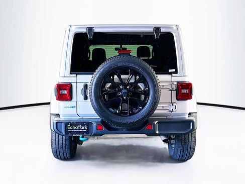 Used 2023 Jeep Wrangler Unlimited Sahara w/ Cold Weather Group AWD/4WD image 7