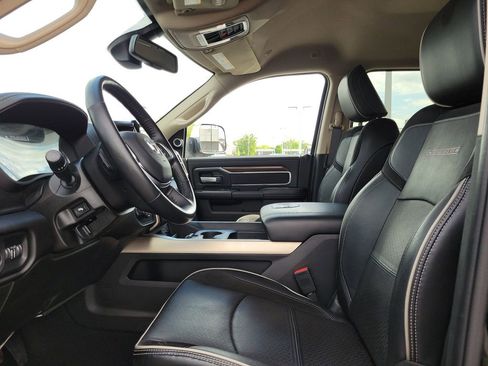 Used 2022 RAM 2500 Laramie AWD/4WD image 18