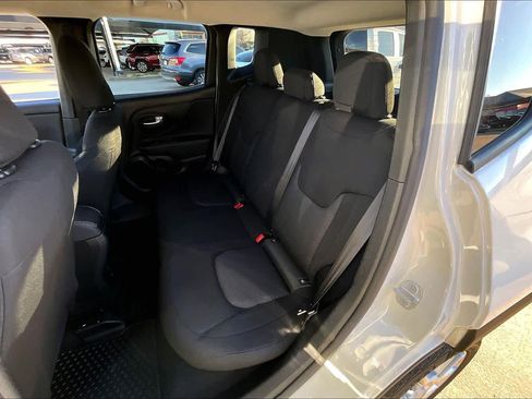 Used 2023 Jeep Renegade Latitude image 18