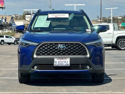 Used 2023 Toyota Corolla Cross XLE w/ Convenience Package FWD image 7