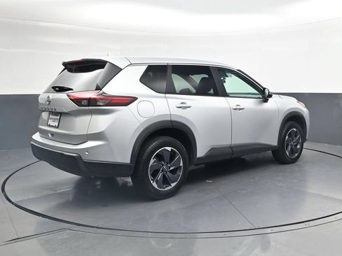 Used 2025 Nissan Rogue SV FWD image 5