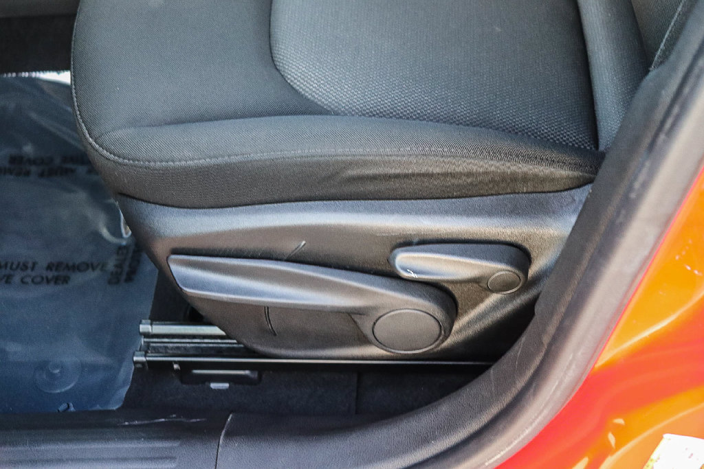 Used 2023 Jeep Renegade Latitude AWD/4WD image 24