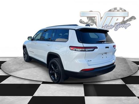 Used 2025 Jeep Grand Cherokee L Altitude image 3