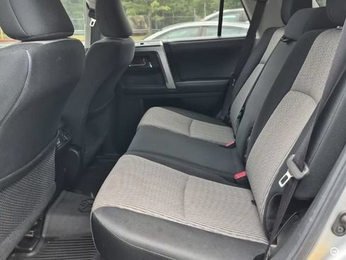 Used 2018 Toyota 4Runner SR5 AWD/4WD image 9