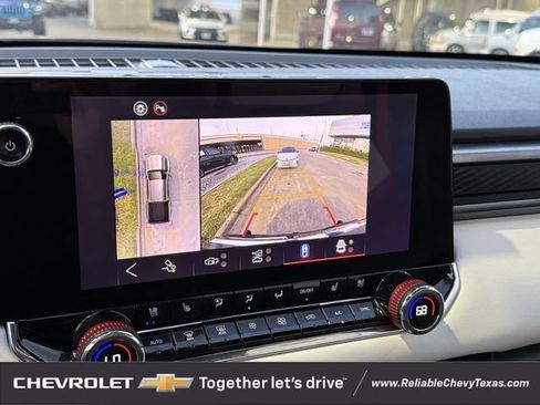 Used 2026 GMC Canyon AT4X w/ AT4X AEV Edition AWD/4WD image 23