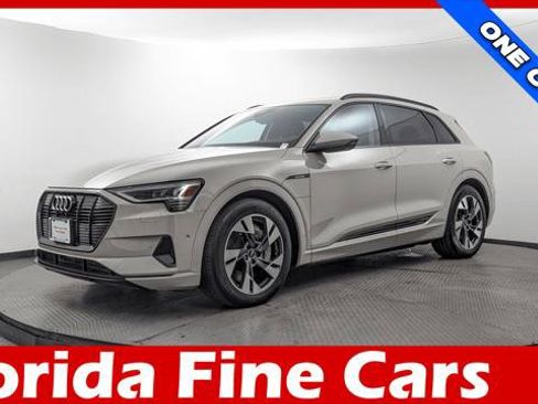 Used 2022 Audi e-tron Premium w/ Convenience Plus Package AWD/4WD image 1