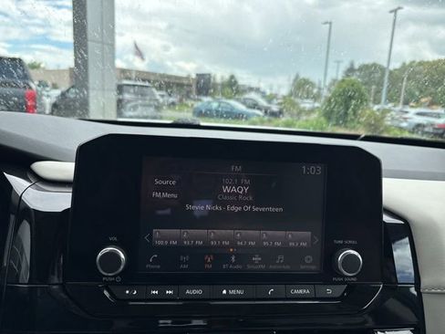 Used 2022 Nissan Pathfinder SV w/ SV Premium Package AWD/4WD image 16