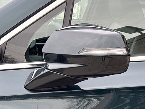 Used 2025 Cadillac XT6 Premium Luxury image 19