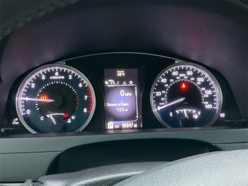 Used 2017 Toyota Camry XLE image 19