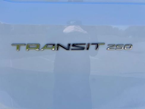 Used 2025 Ford Transit 250 148 Medium Roof RWD image 38