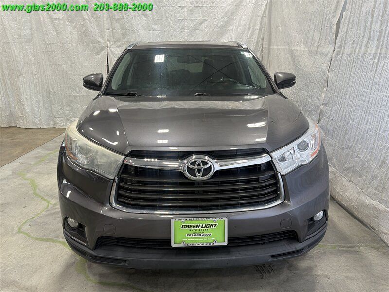 Used 2016 Toyota Highlander XLE AWD/4WD image 19