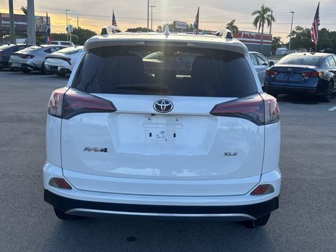 Used 2018 Toyota RAV4 XLE FWD image 6