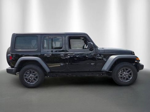 Used 2025 Jeep Wrangler Unlimited Sport AWD/4WD image 6