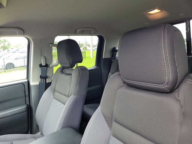 Used 2025 Nissan Frontier SV w/ SV Convenience Package RWD image 18
