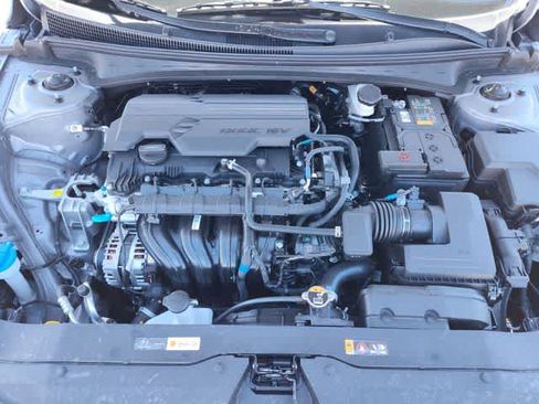 New 2026 Hyundai Elantra SE FWD image 11