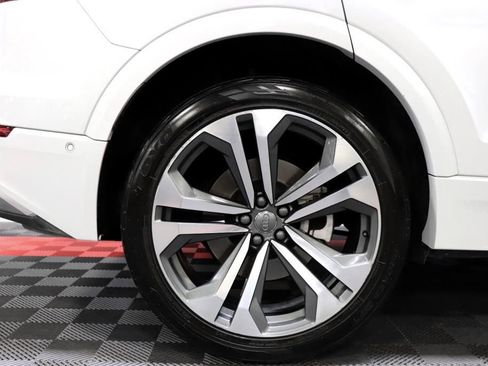 Used 2019 Audi Q8 Premium Plus w/ Premium Plus image 76