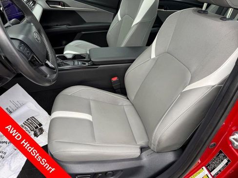 Used 2025 Toyota Camry SE w/ Multimedia Upgrade Package image 16