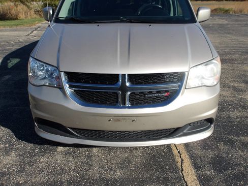 Used 2012 Dodge Grand Caravan SXT image 28