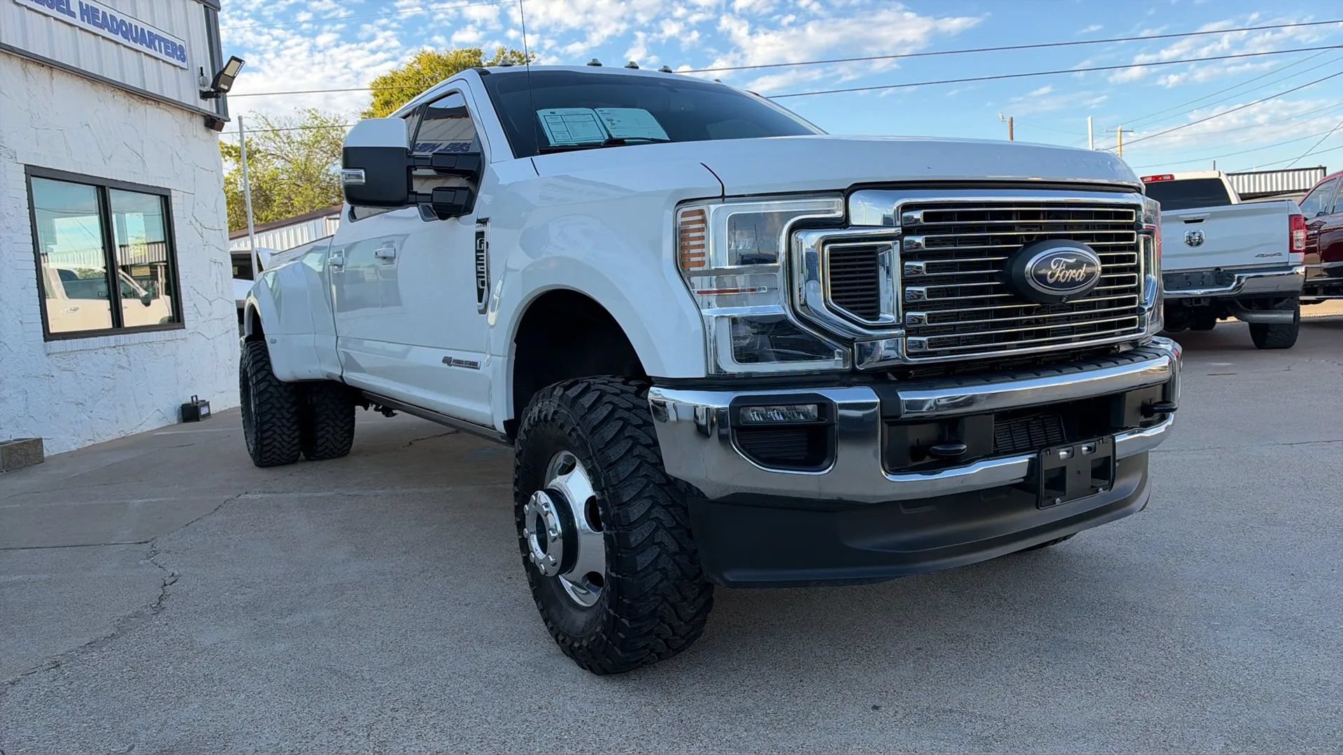 Used 2021 Ford F350 Lariat w/ Lariat Ultimate Package AWD/4WD image 4