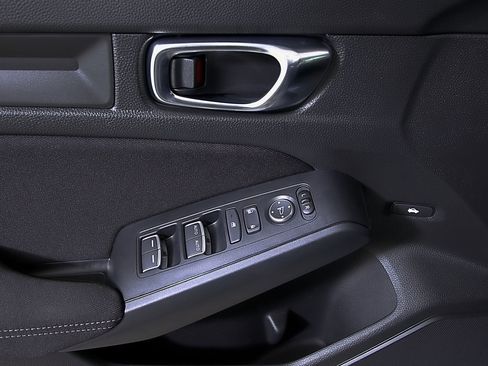 Used 2025 Honda Civic Sport image 17