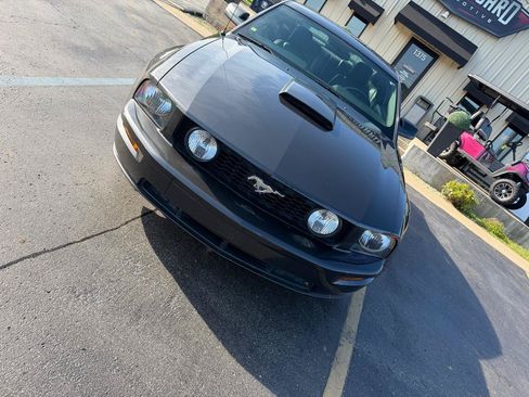 Used 2007 Ford Mustang GT RWD image 2