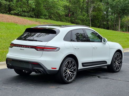 Certified 2026 Porsche Macan AWD/4WD image 30
