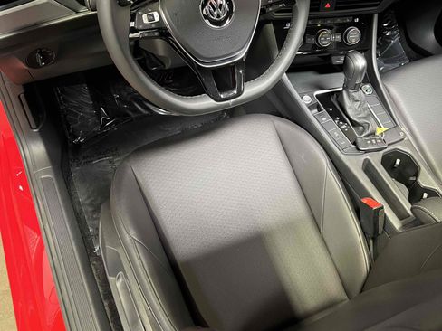 Used 2020 Volkswagen Jetta SE image 26