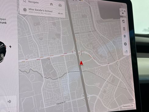 Used 2018 Tesla Model 3 Long Range AWD/4WD image 24