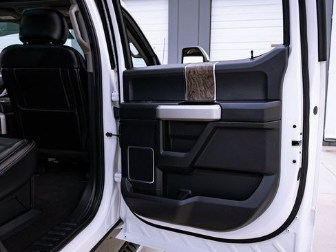 Used 2017 Ford F350 Lariat w/ Lariat Ultimate Package image 23