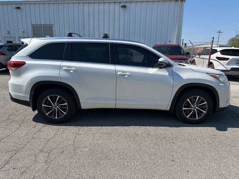 Used 2017 Toyota Highlander XLE image 6