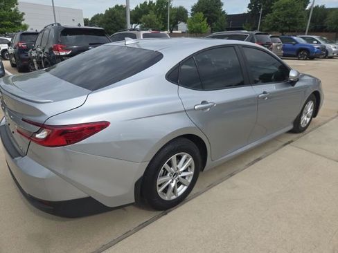 Used 2025 Toyota Camry LE FWD image 3