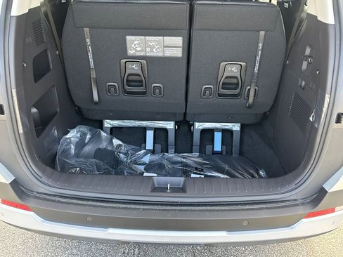 New 2026 Kia Carnival EX image 17