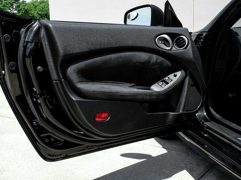 Used 2015 Nissan 370Z Touring RWD image 36