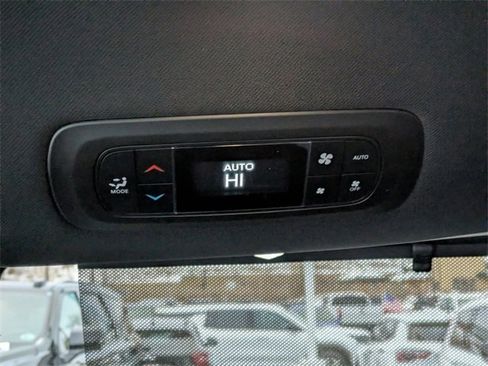 New 2026 Chrysler Pacifica Select image 24