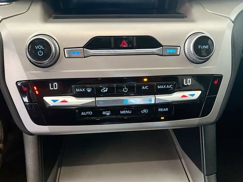 Used 2021 Ford Explorer XLT RWD image 19