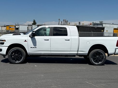 New 2026 RAM 2500 Laramie AWD/4WD image 6