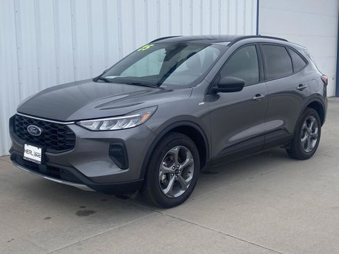 Used 2025 Ford Escape ST-Line AWD/4WD image 1