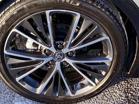 Used 2024 Toyota Prius Limited image 25