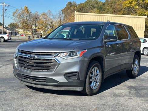 Used 2021 Chevrolet Traverse LS image 1