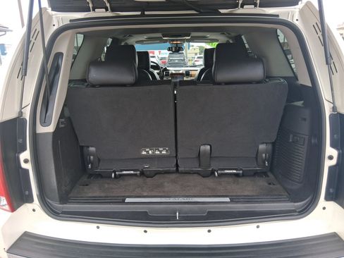 Used 2012 Cadillac Escalade Platinum AWD/4WD image 9