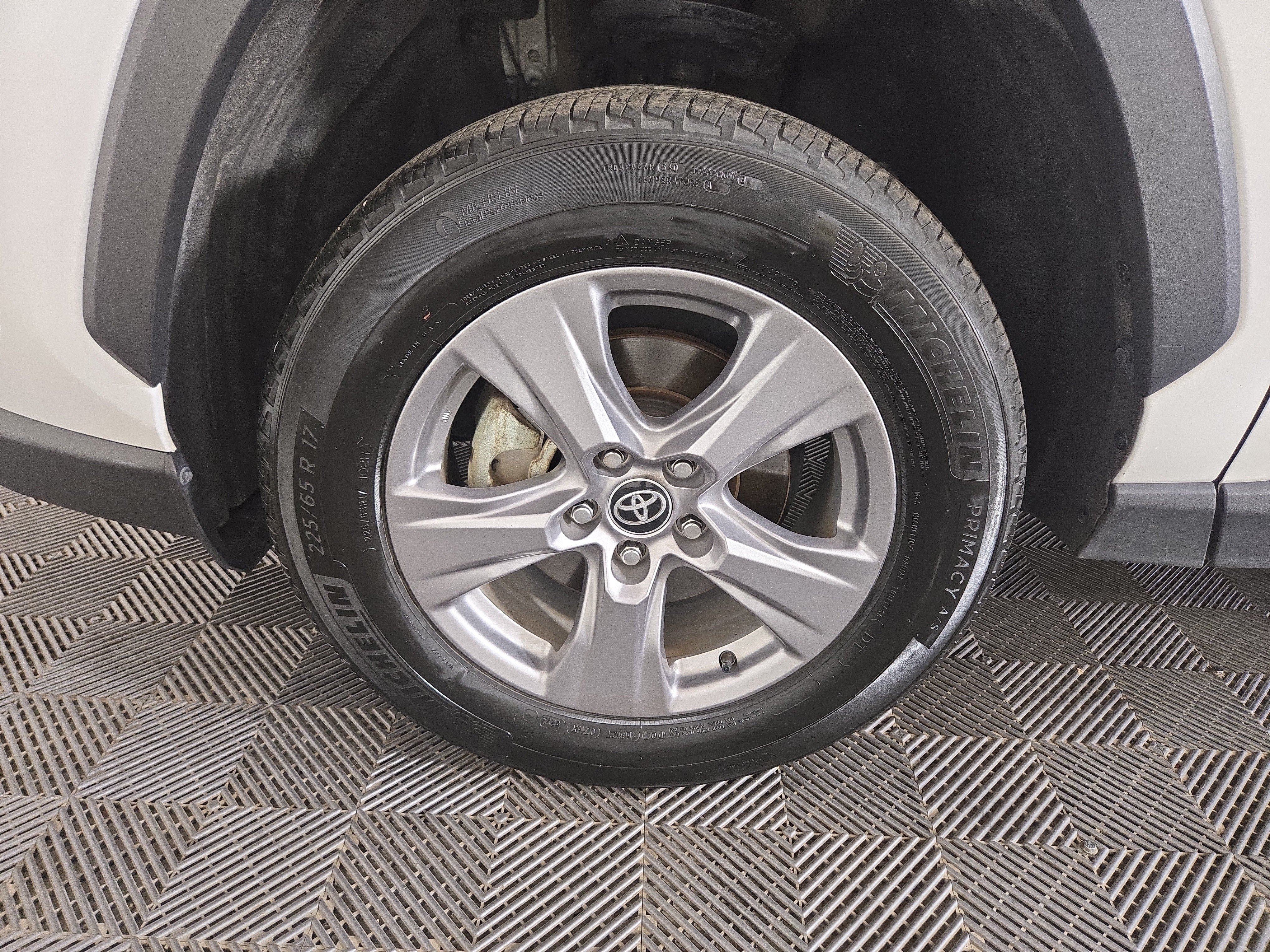 Used 2025 Toyota RAV4 XLE AWD/4WD image 32