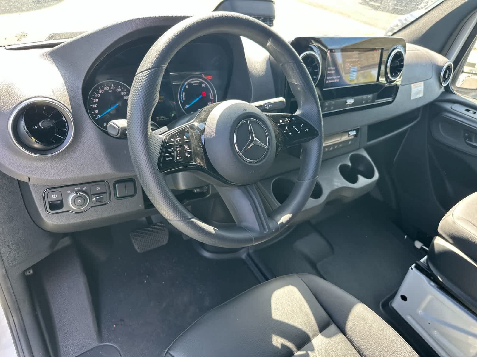 New 2025 Mercedes-Benz eSprinter 170 Cargo image 13