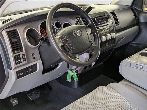 Used 2013 Toyota Tundra 4x4 Double Cab w/ Tow Pkg image 9