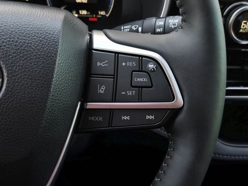 Certified 2026 Toyota Highlander Limited AWD/4WD image 22